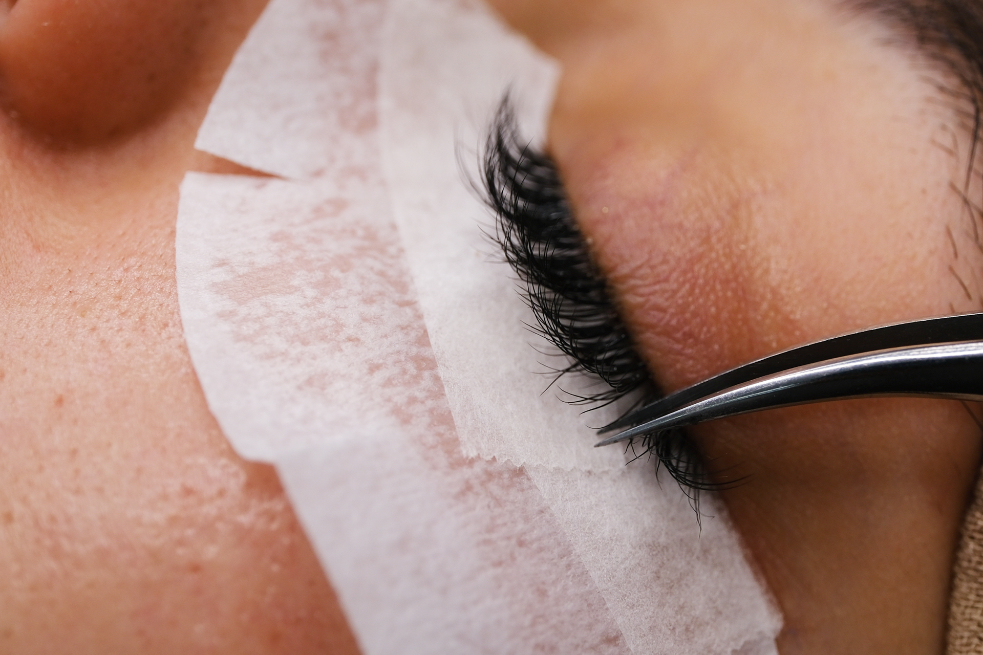 Eyelash extension training at Athena Lashes